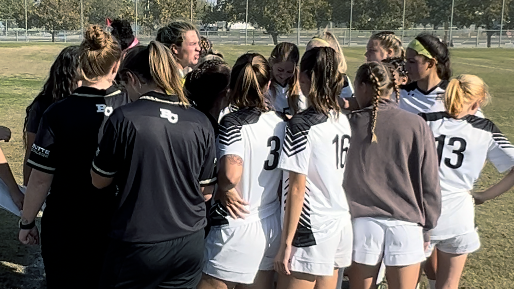 Women's Soccer Edged by Santa Rosa in Season Opener